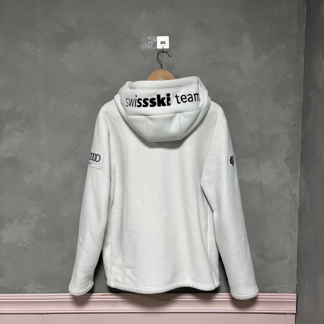 데상트 아우디 스위스 스키팀 플리스 자켓 화이트 상품이미지4