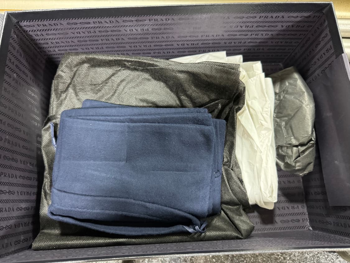 [8.5/275] PRADA 프라다 초콜릿 브러시드 가죽 로퍼 블랙 상품이미지4