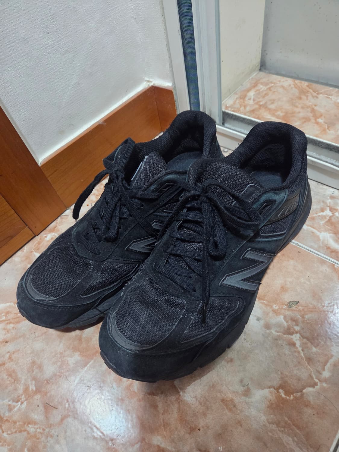 뉴발란스 990 v5 트리플 블랙 M990BB5 블랙 275mm 상품이미지1