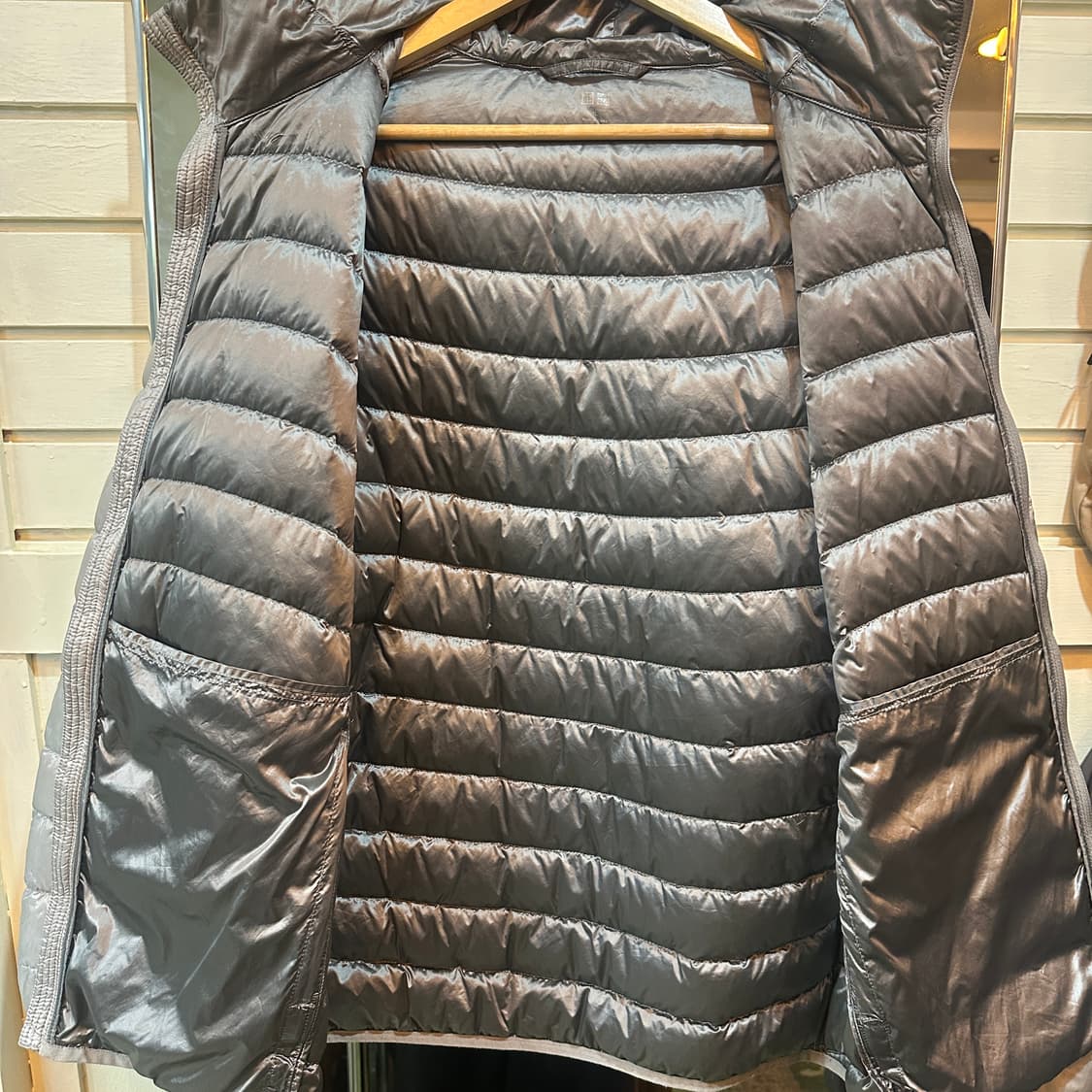 유니클로 다운 후드 경량 패딩  상품이미지2