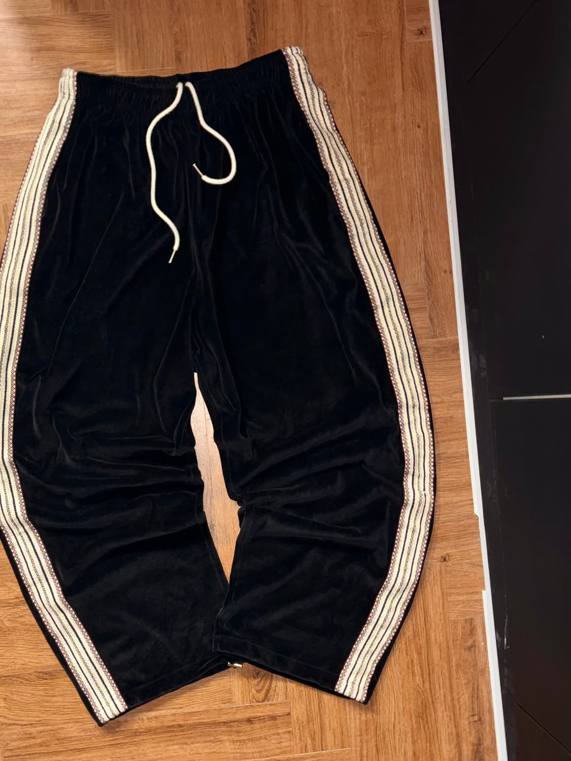 나바호 벨벳 트랙팬츠 상품이미지1