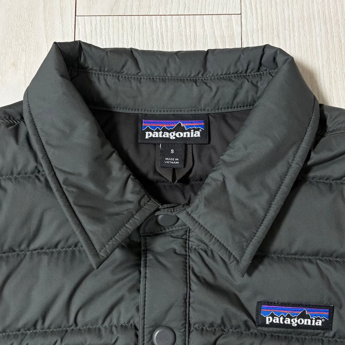 [S] 파타고니아 사일런트 셔츠 다운패딩 상품이미지2