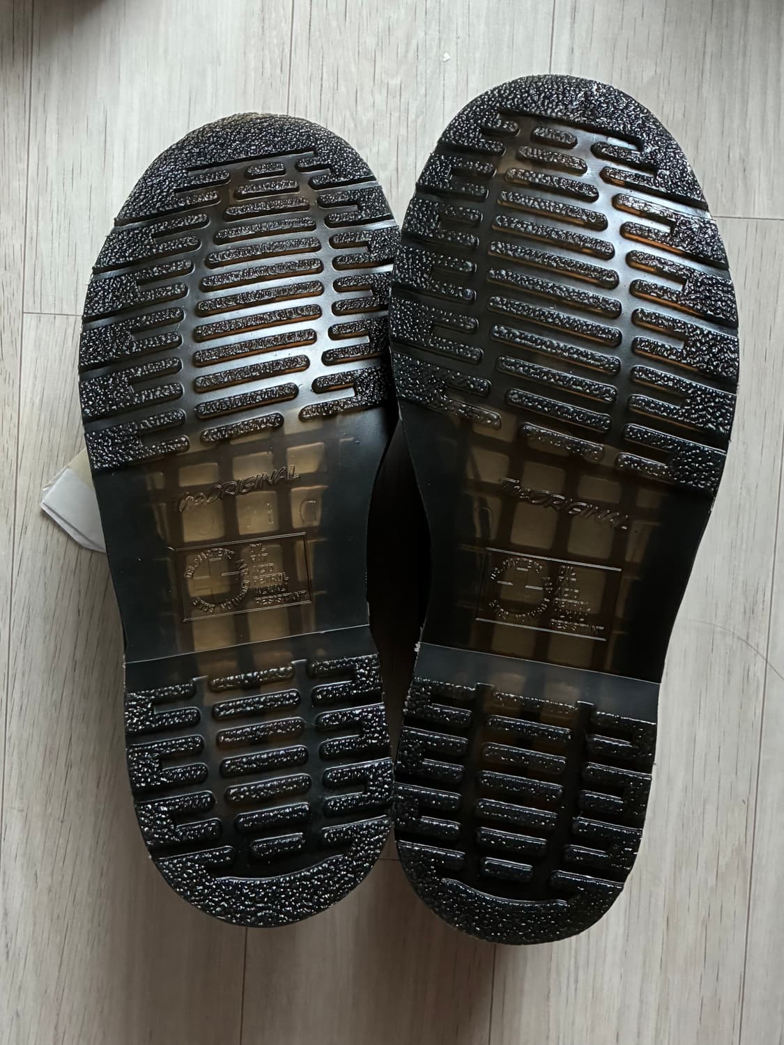 닥터마틴 BTS 240 상품이미지3