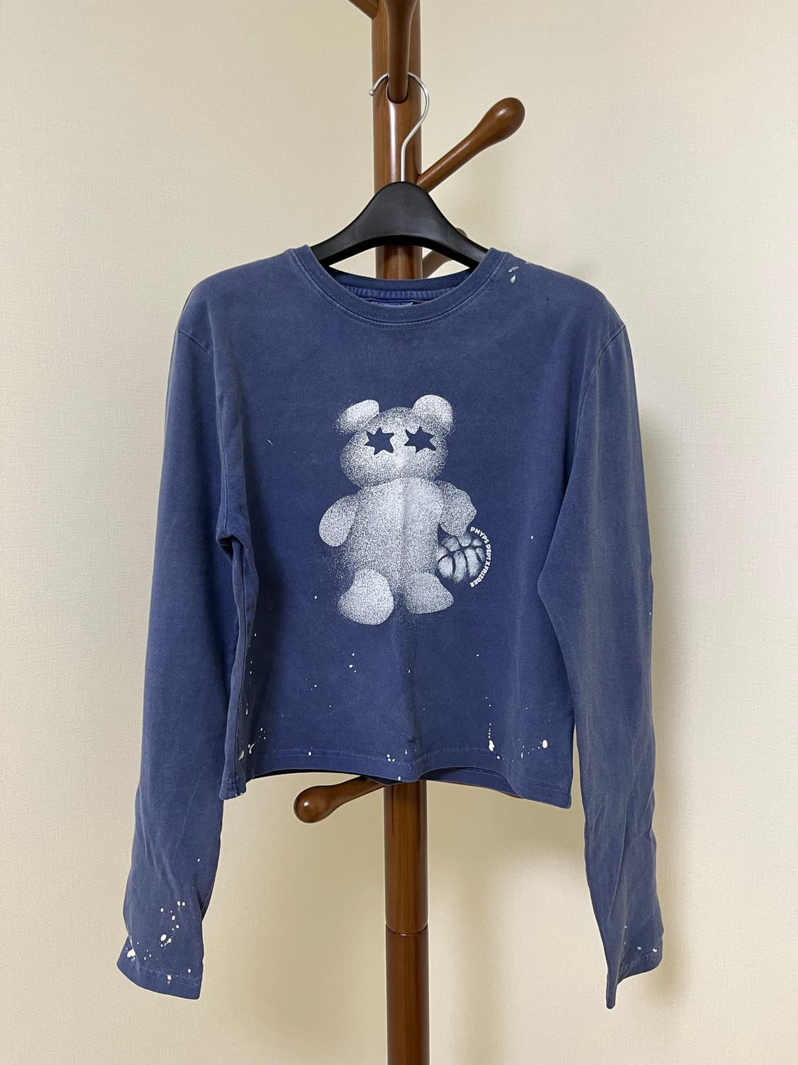 스프레이 베어 크롭 티셔츠 더스티블루 상품이미지1