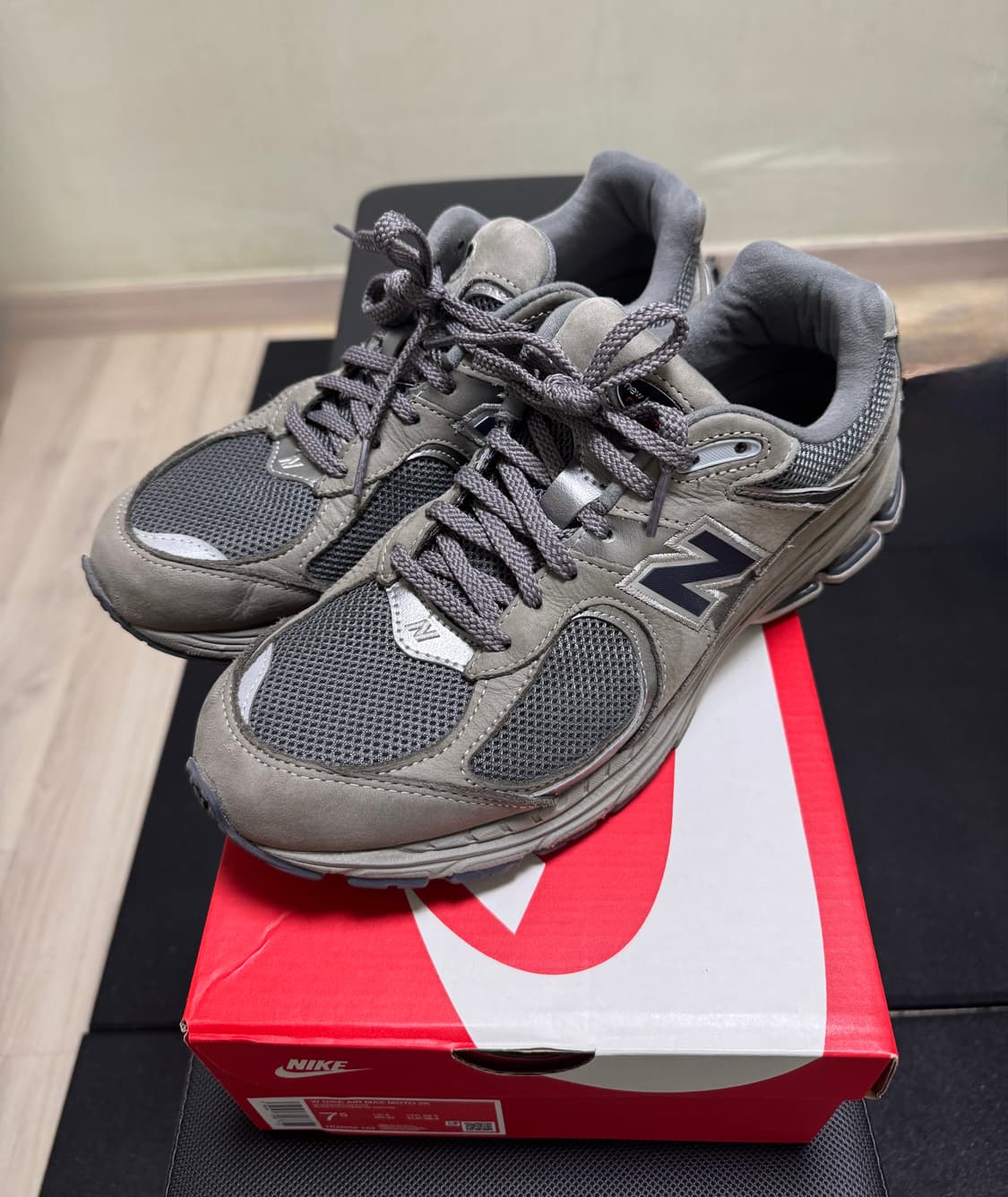 뉴발란스 2002R 그레이 280 상품이미지1