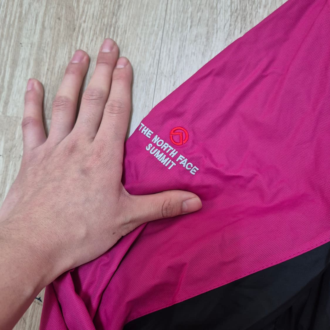 노스페이스 여성 써밋 고어텍스 바람막이 자켓 상품이미지4