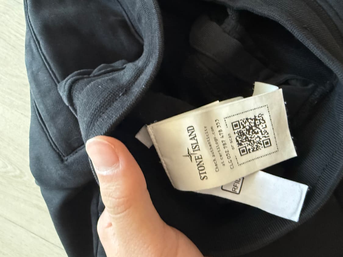 스톤아일랜드 스웨트쇼츠 상품이미지2