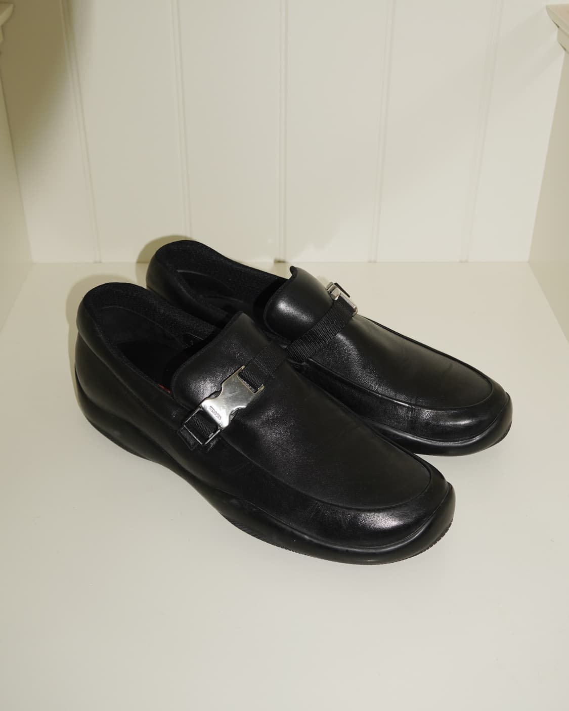 프라다 스트랩 로퍼 상품이미지1