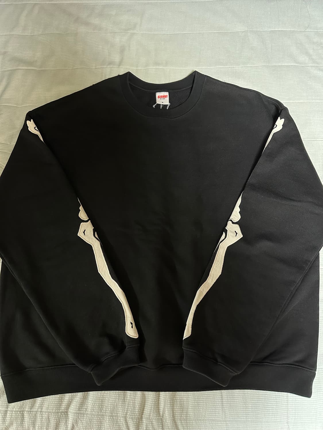 블랙아웃 본 스웻셔츠 맨투맨 블랙 상품이미지1