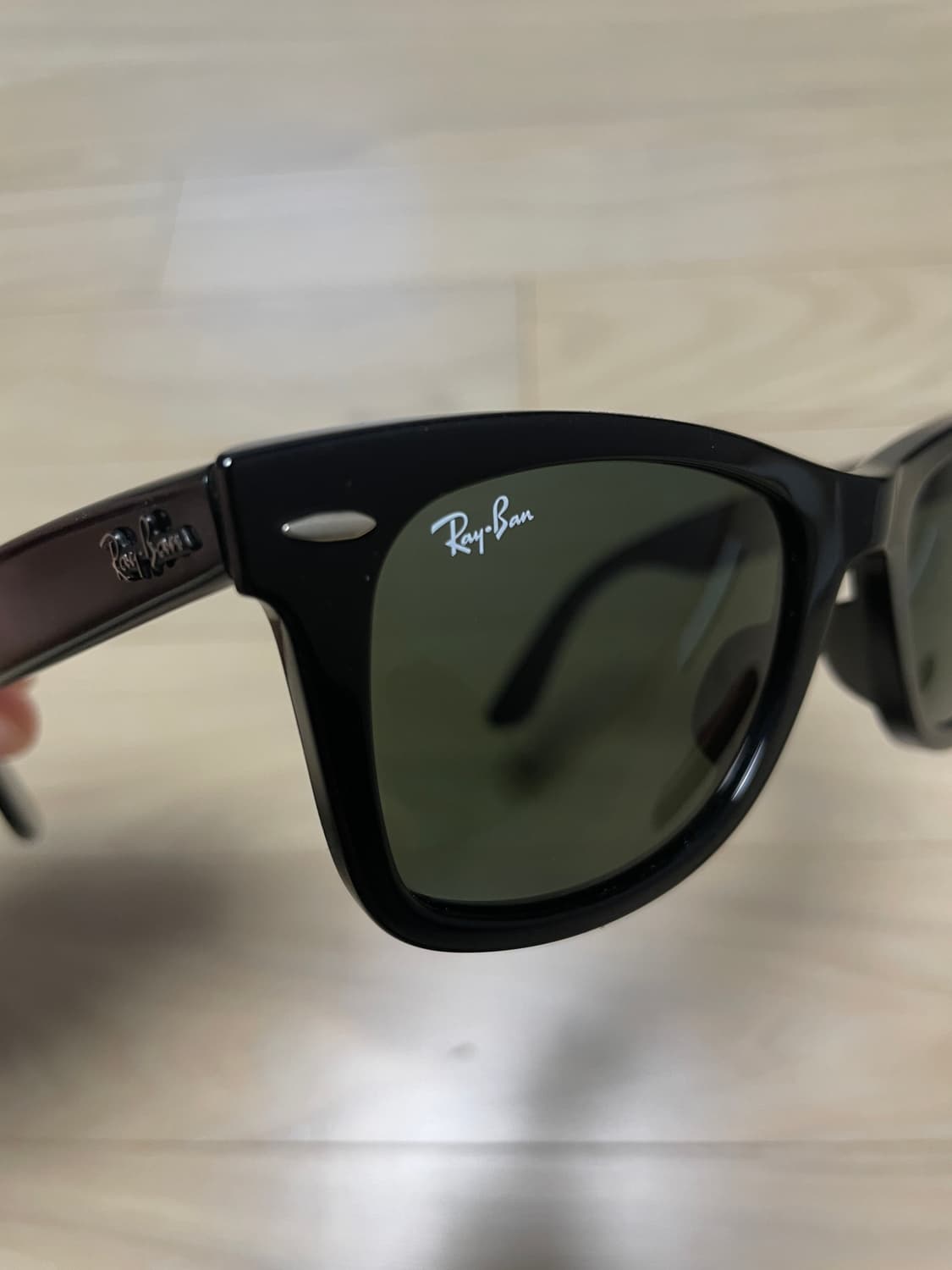 레이밴 2140 a  50사이즈 팝니다 상품이미지3