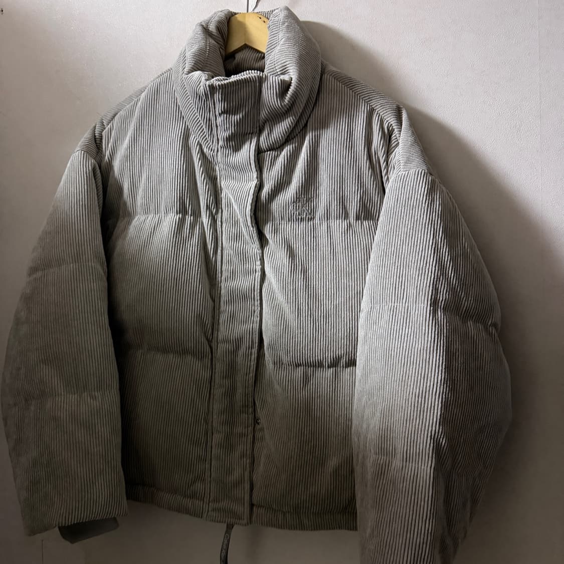 캘빈클라인 코듀로이 오버핏 다운점퍼 XS (프리) 상품이미지10