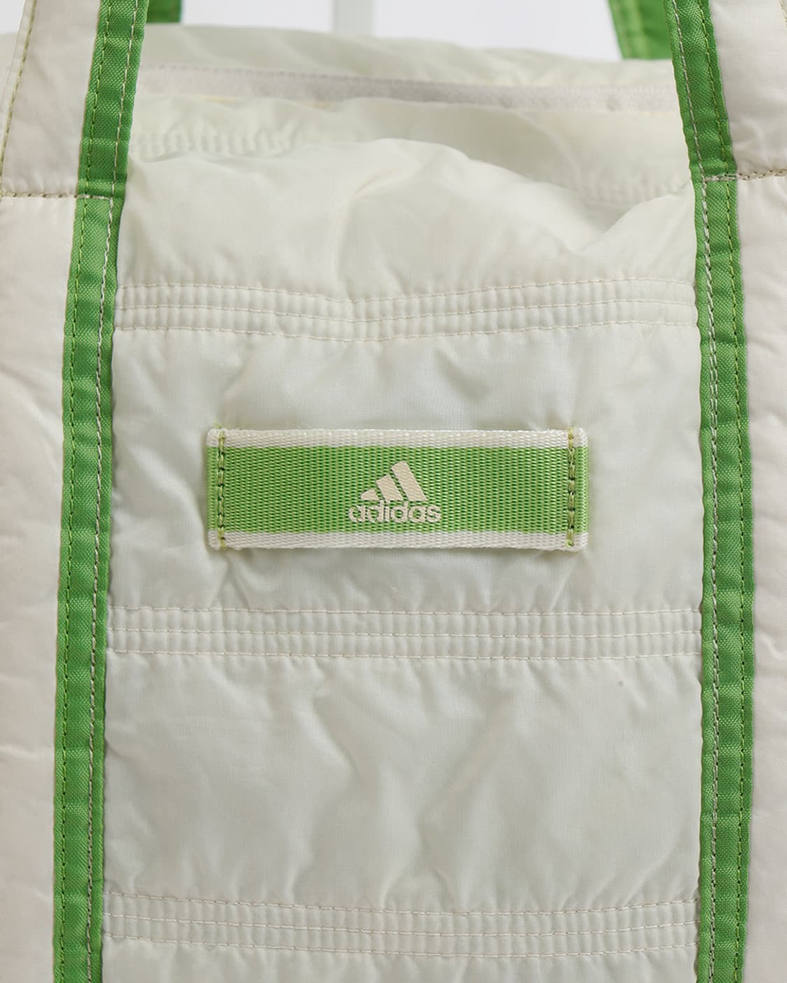 [adidas] 아이보리 × 그린 퀼팅 더플백 상품이미지3