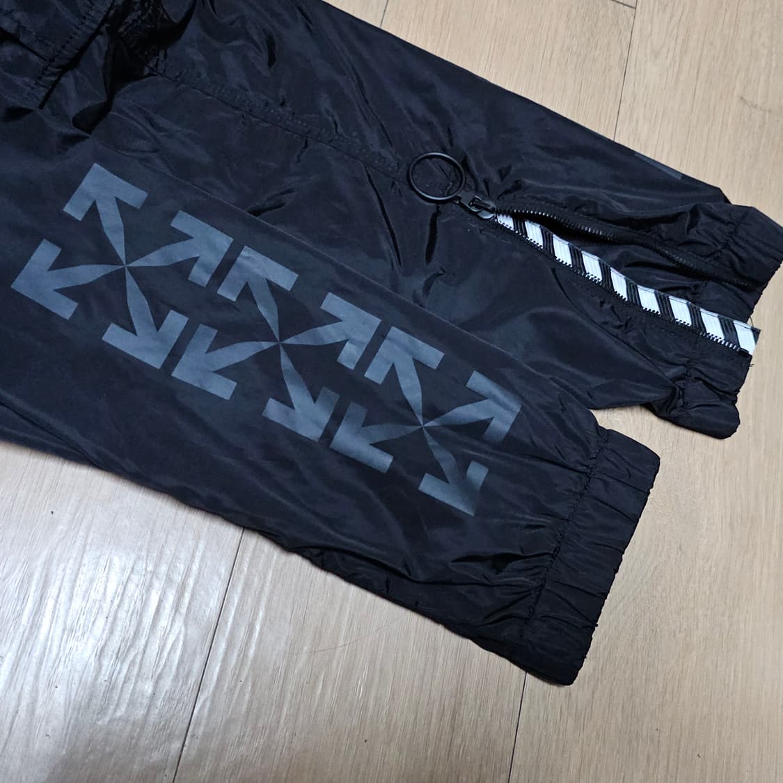 오프화이트 애로우 나일론 파라슈트 카고팬츠 30 상품이미지7