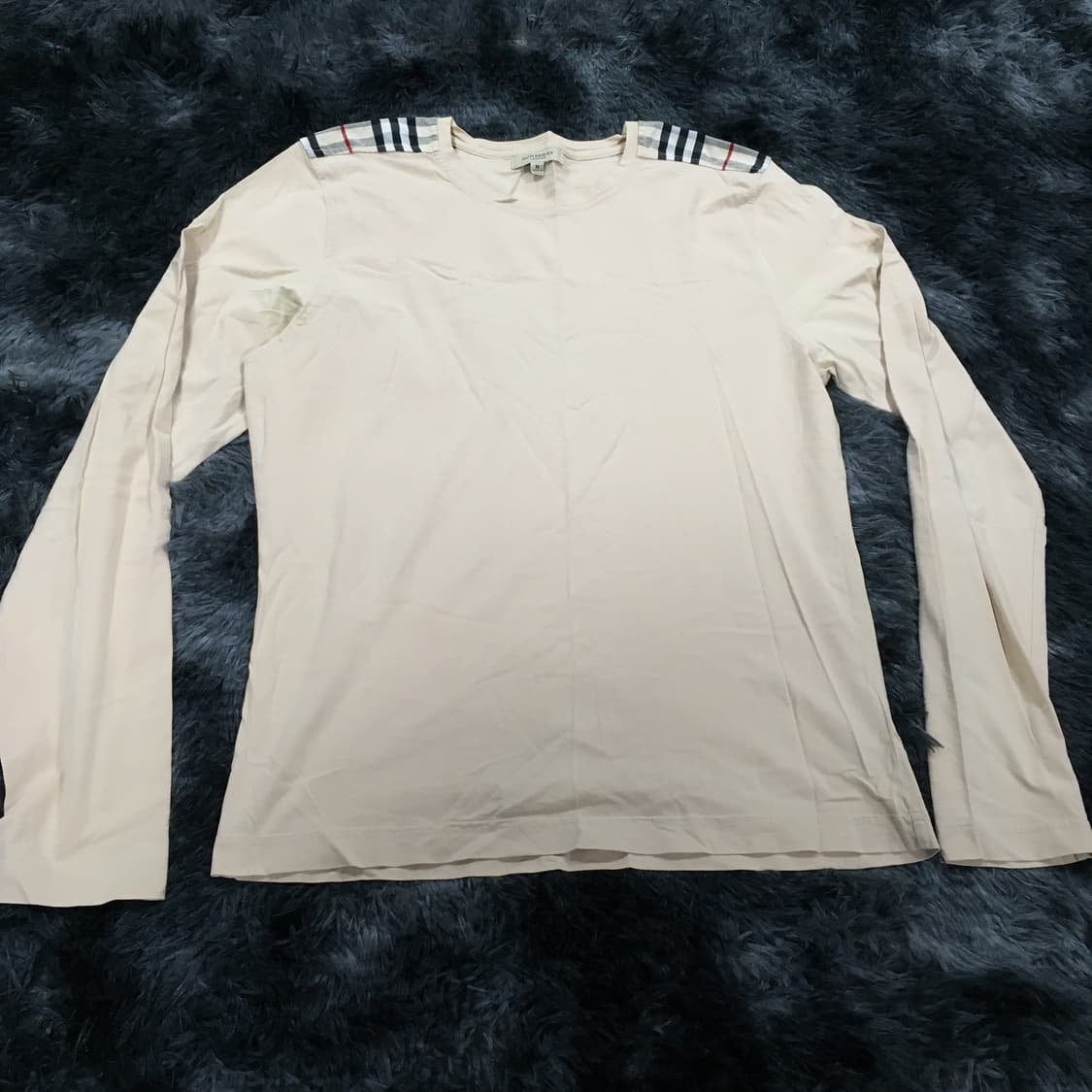 투티/0237 버버리 런던 베이지핑크 긴팔 티셔츠 상품이미지3