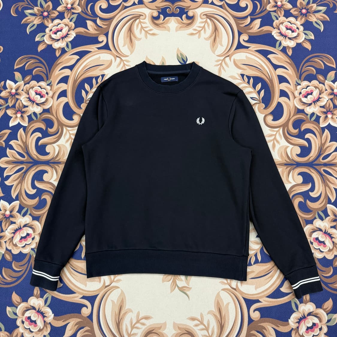 (L)프레드 페리 Fred ferry 베이직로고 맨투맨(블랙) 상품이미지1