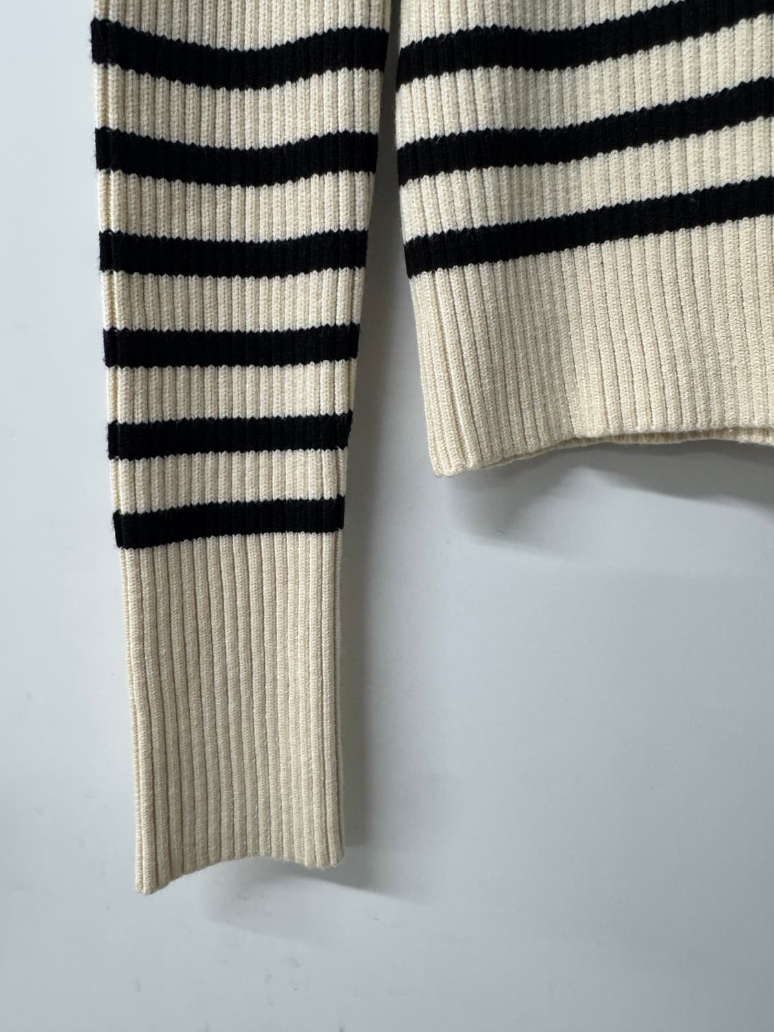 룩캐스트Lookast 세라 단가라 니트 아이보리(새제품) 상품이미지5