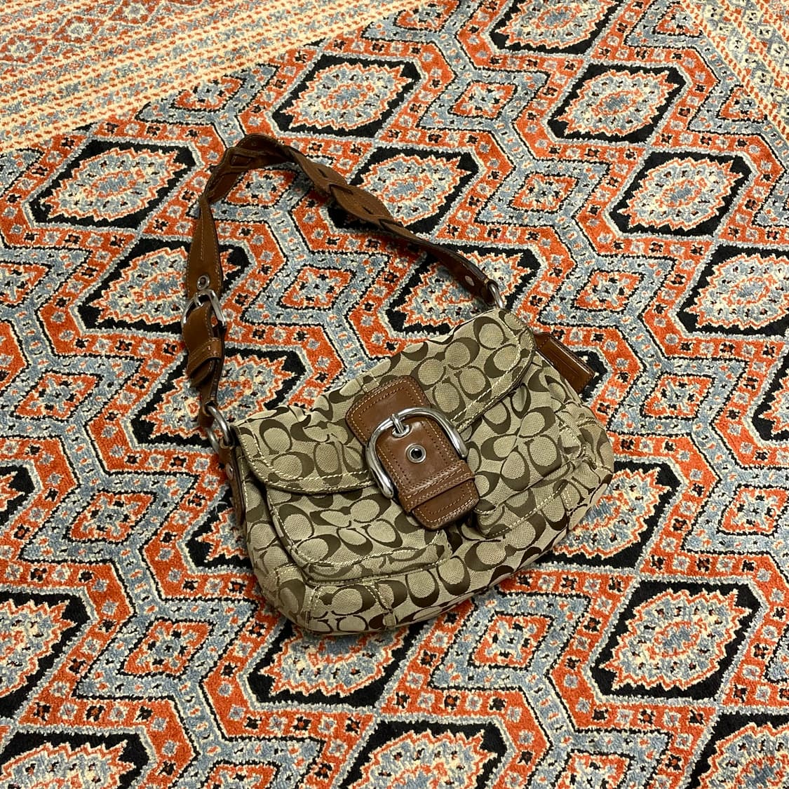 코치 y2k 자카드 브라운 숄더백 호보백 상품이미지2