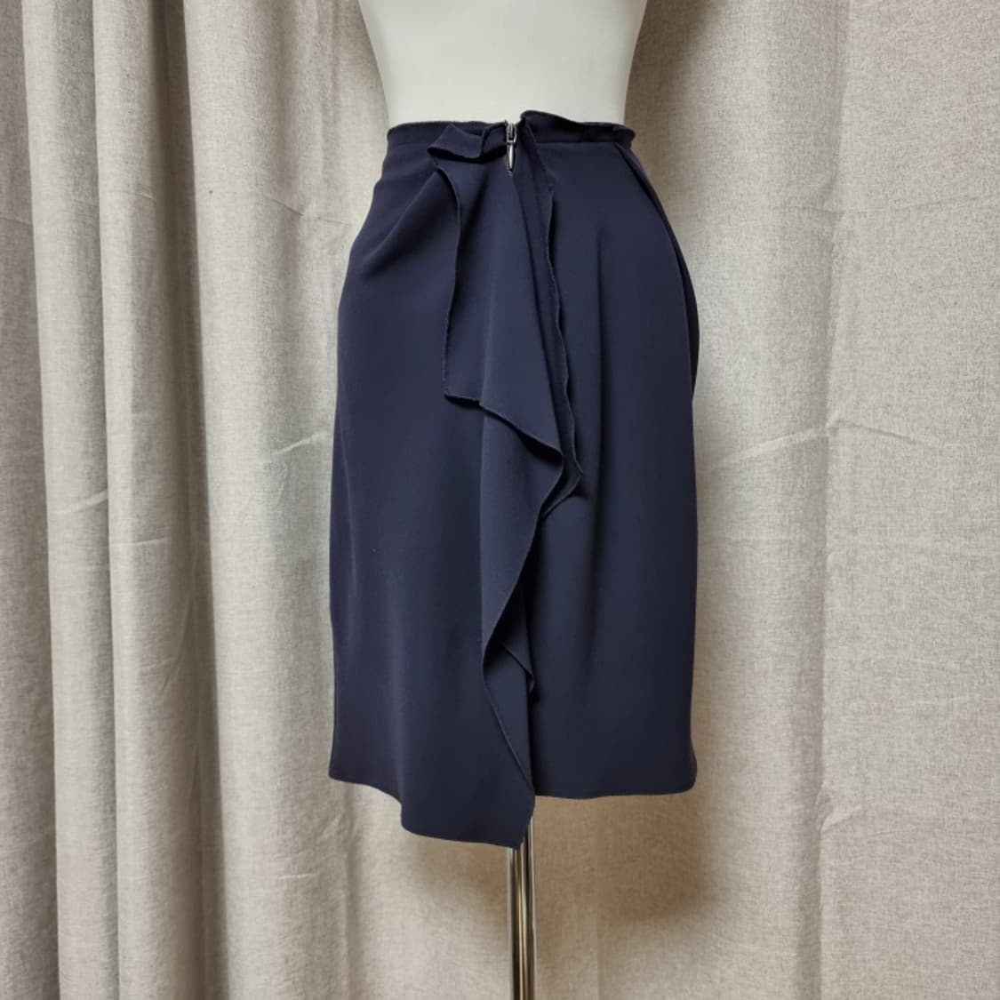 랑방컬렉션 프릴 스커트 치마 진네이비 (28인치/표기67) 상태최상 상품이미지3