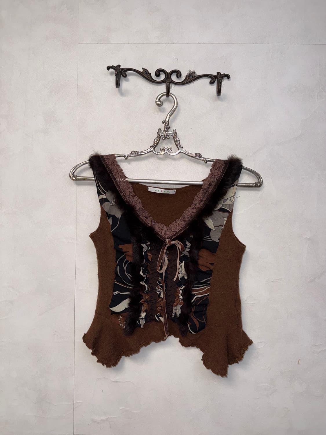 Brown oriental fur trimming wool 슬리브리스 상품이미지1