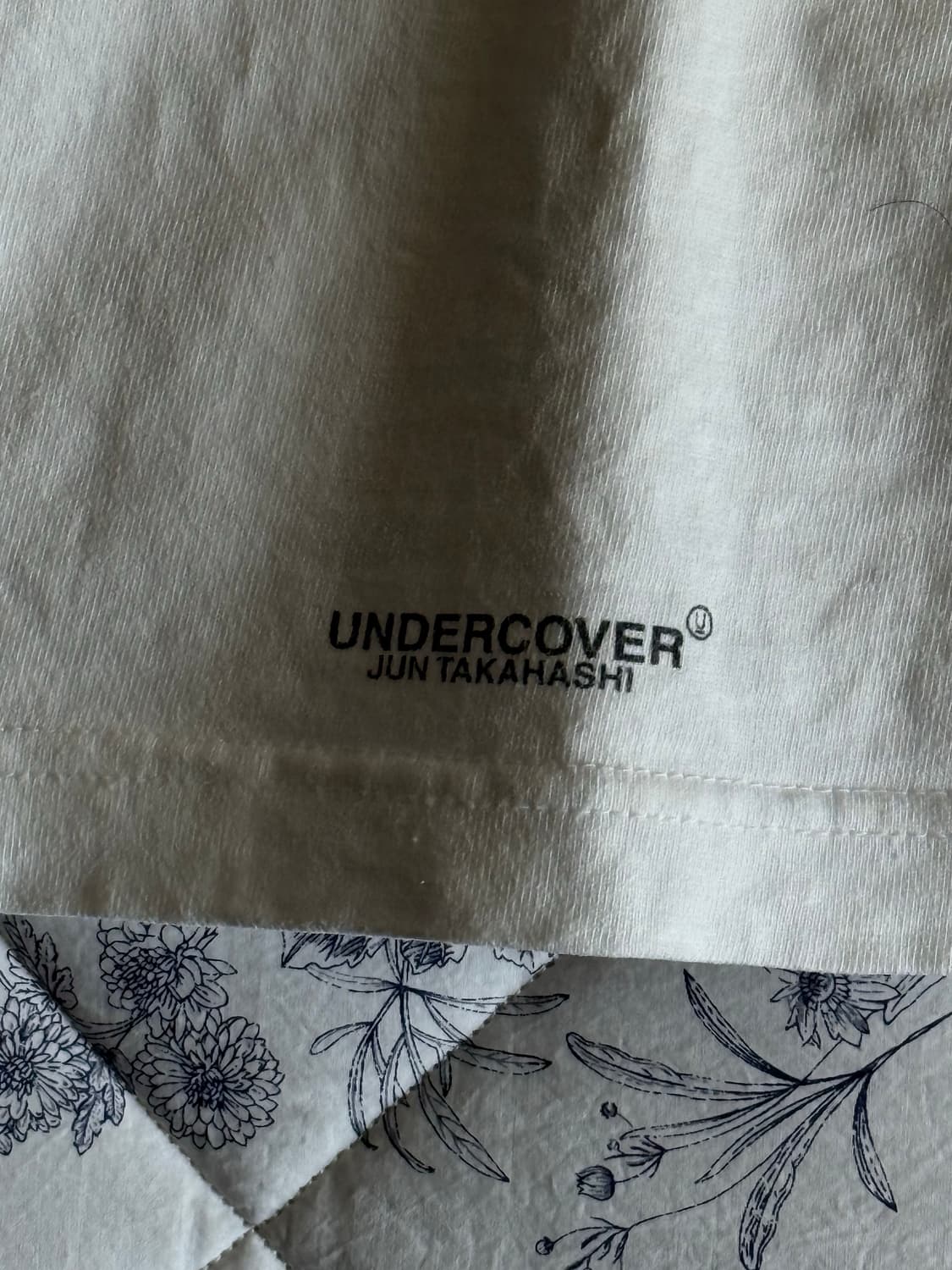 언더커버 GIZ 깃발 티셔츠 상품이미지4