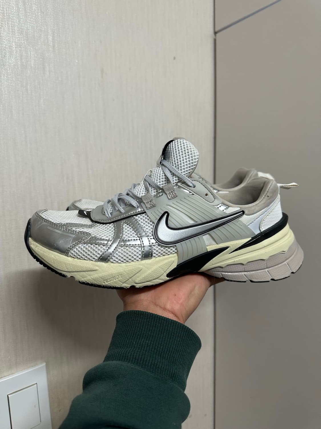 나이키 V2K 런 실버 270mm 운동화 상품이미지1