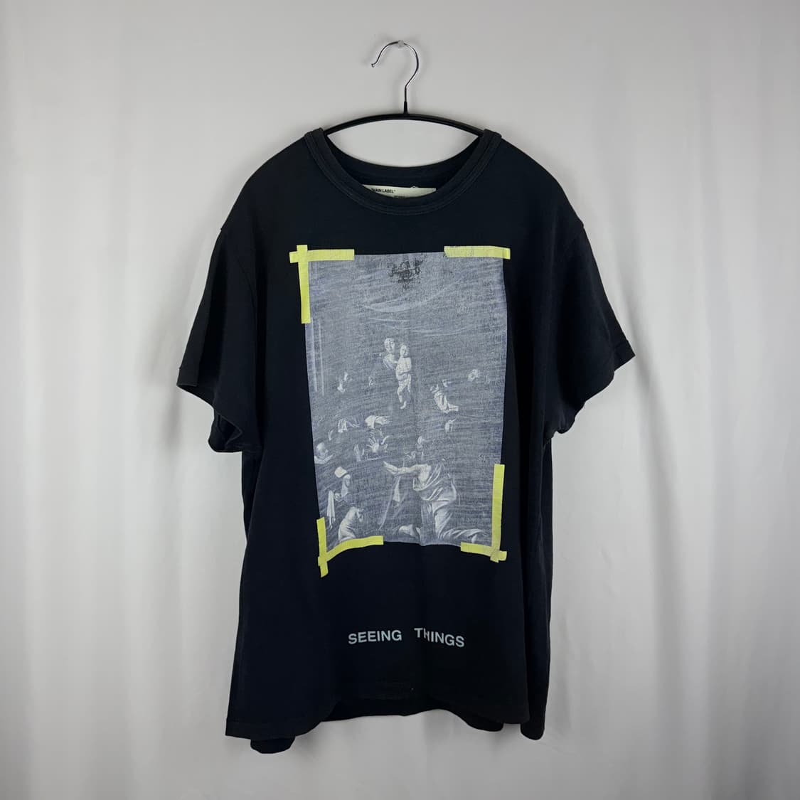 (S) 오프화이트 카라바지오 반팔 티 블랙 상품이미지2