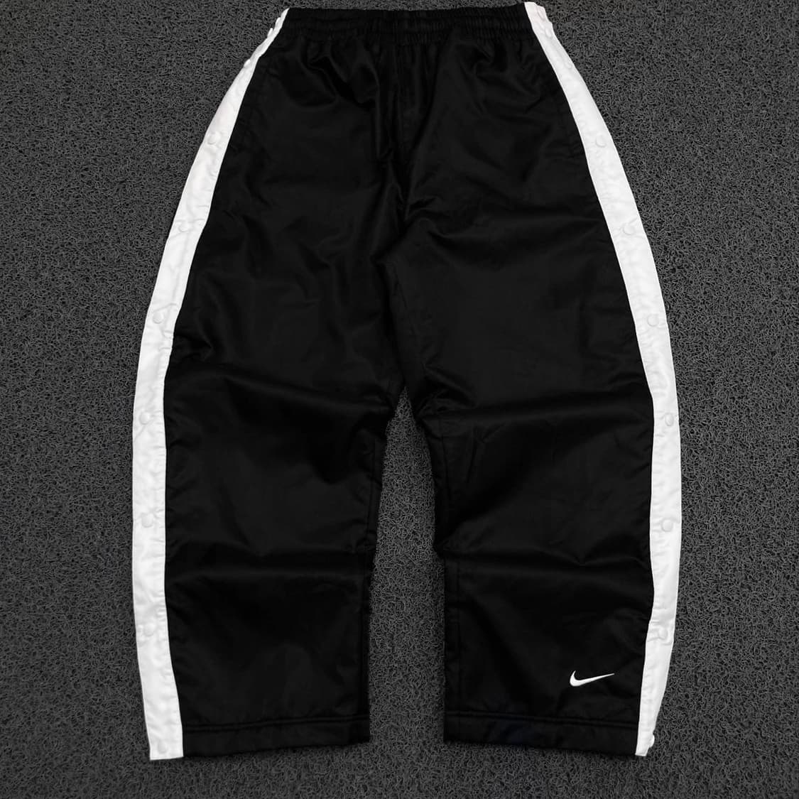 Nike 00,s 나이키 언더 자수 스우시 업버튼 절개 상품이미지1