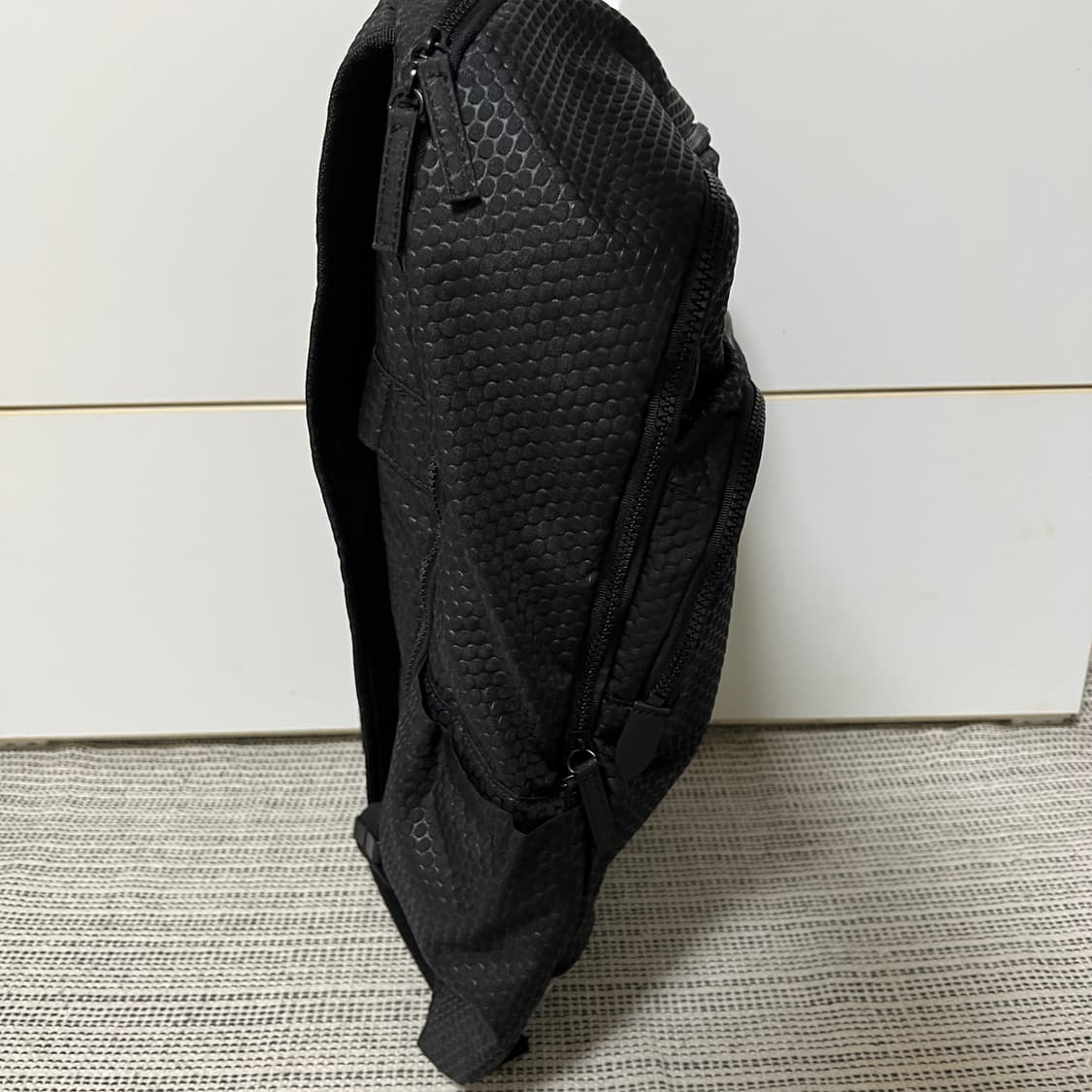 만다리나덕 블랙 패턴 백팩 상품이미지2