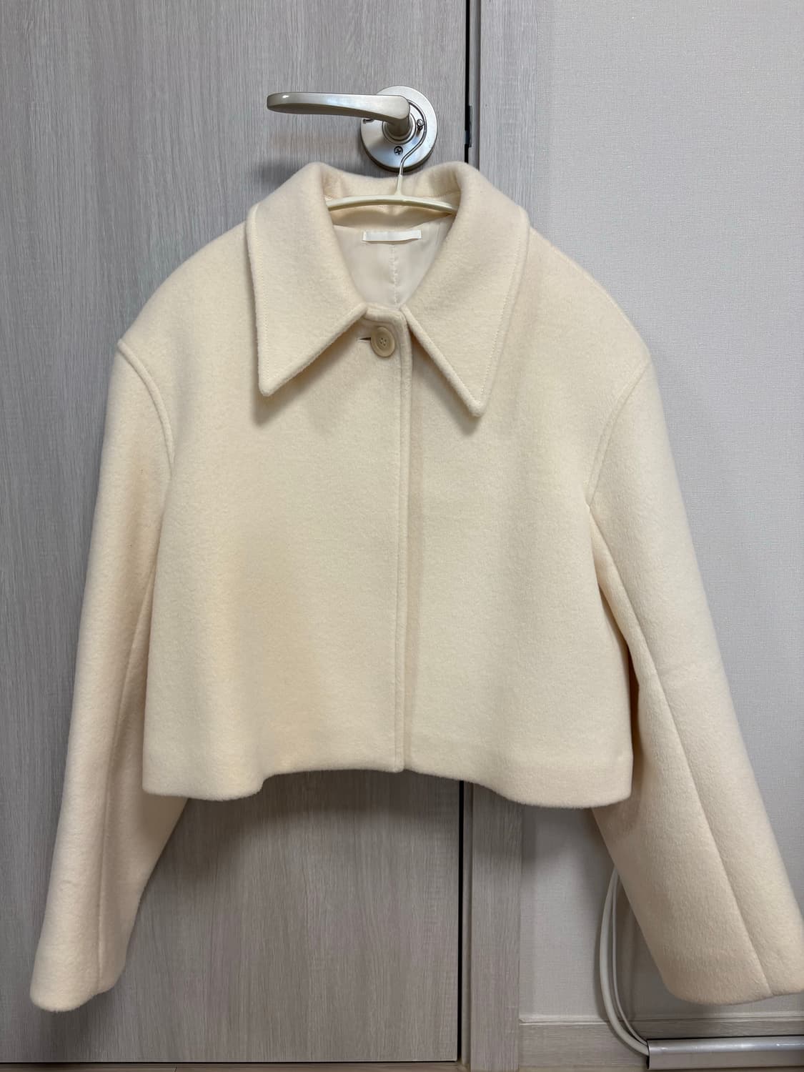 아모멘토 크롭 코트 아이보리 상품이미지4