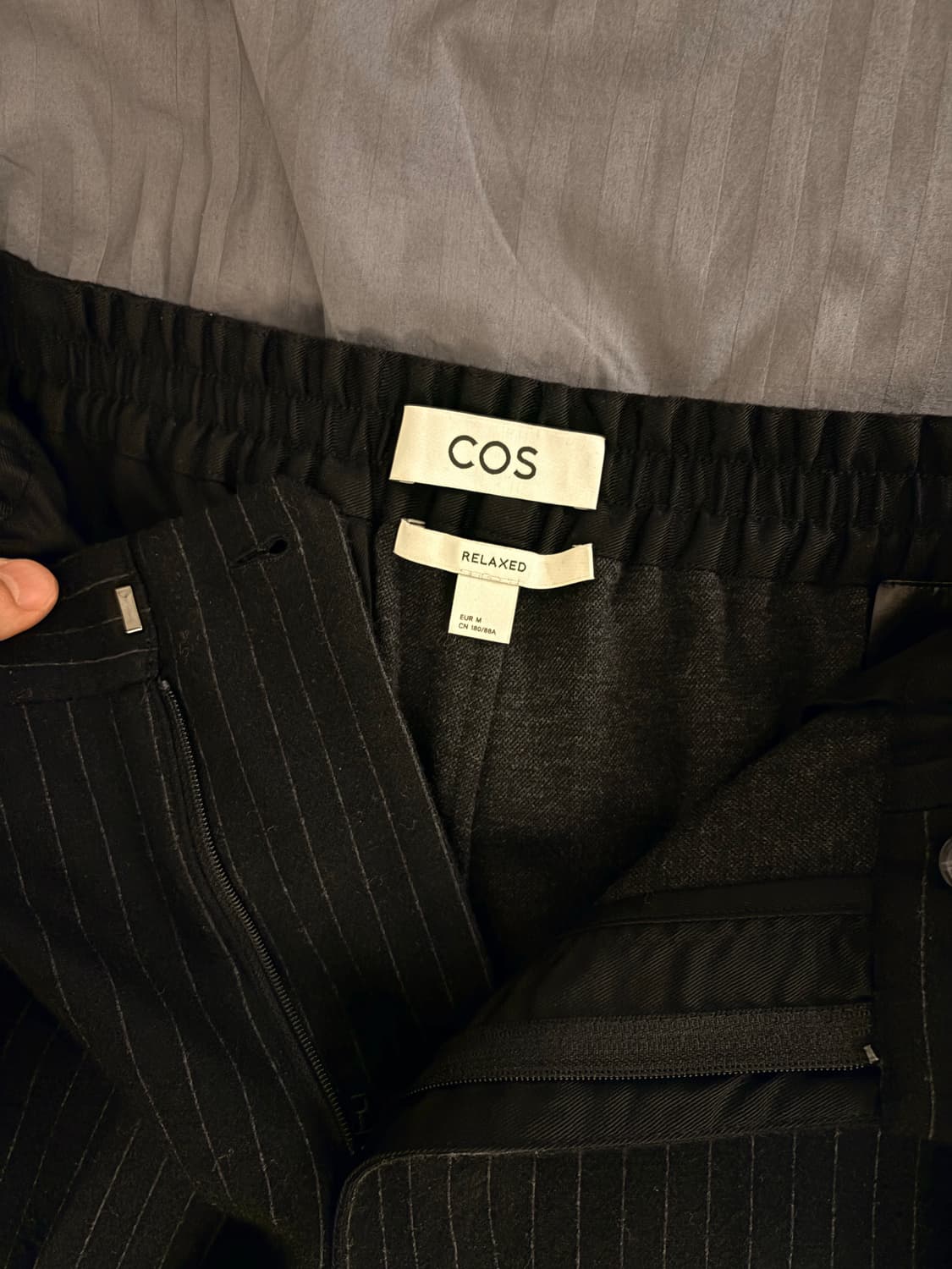 COS 코스 스트라이프 울팬츠 블랙 M 상품이미지4