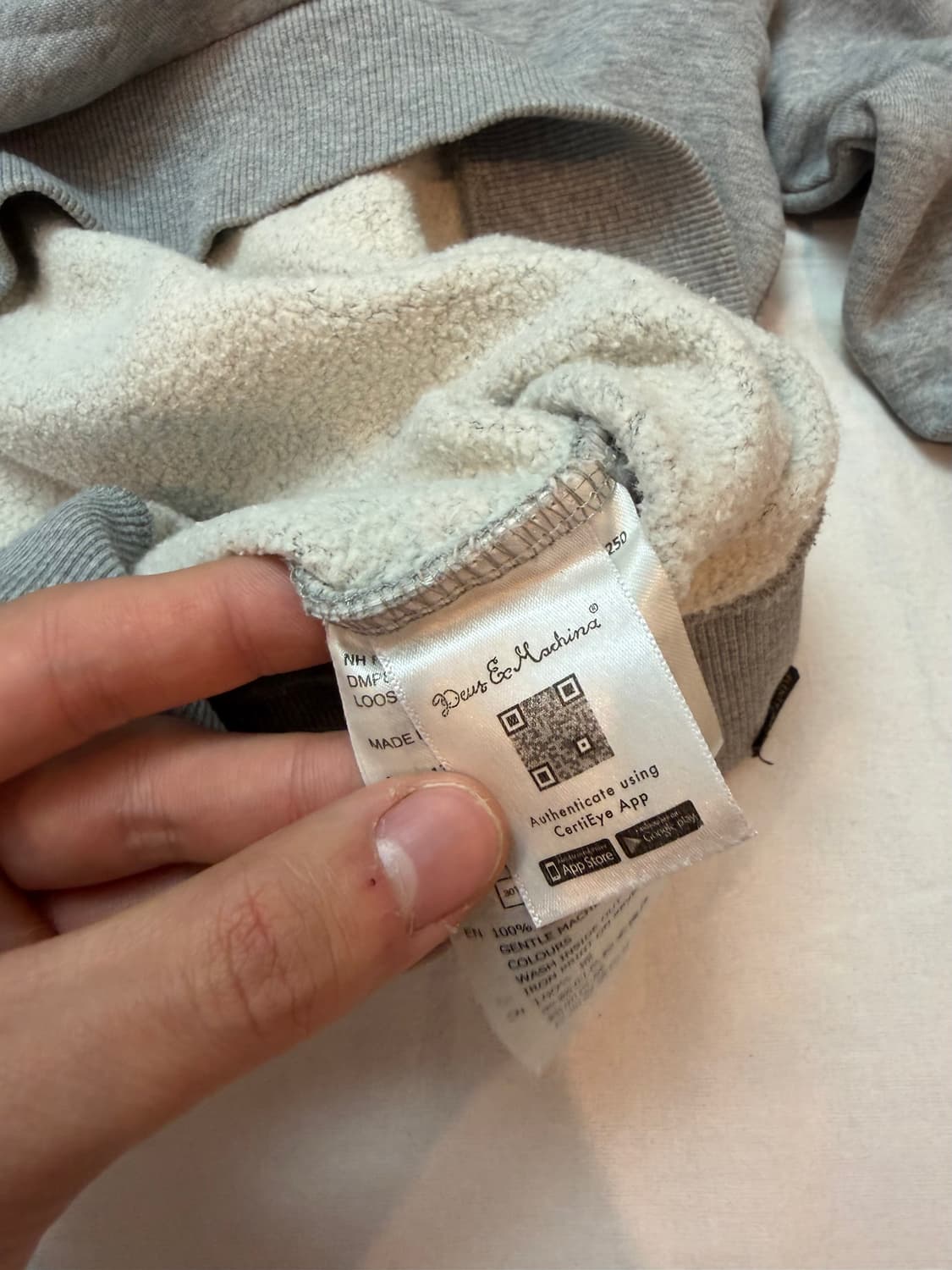 데우스 엑스 마키나 그래픽 맨투맨 스웻 상품이미지7