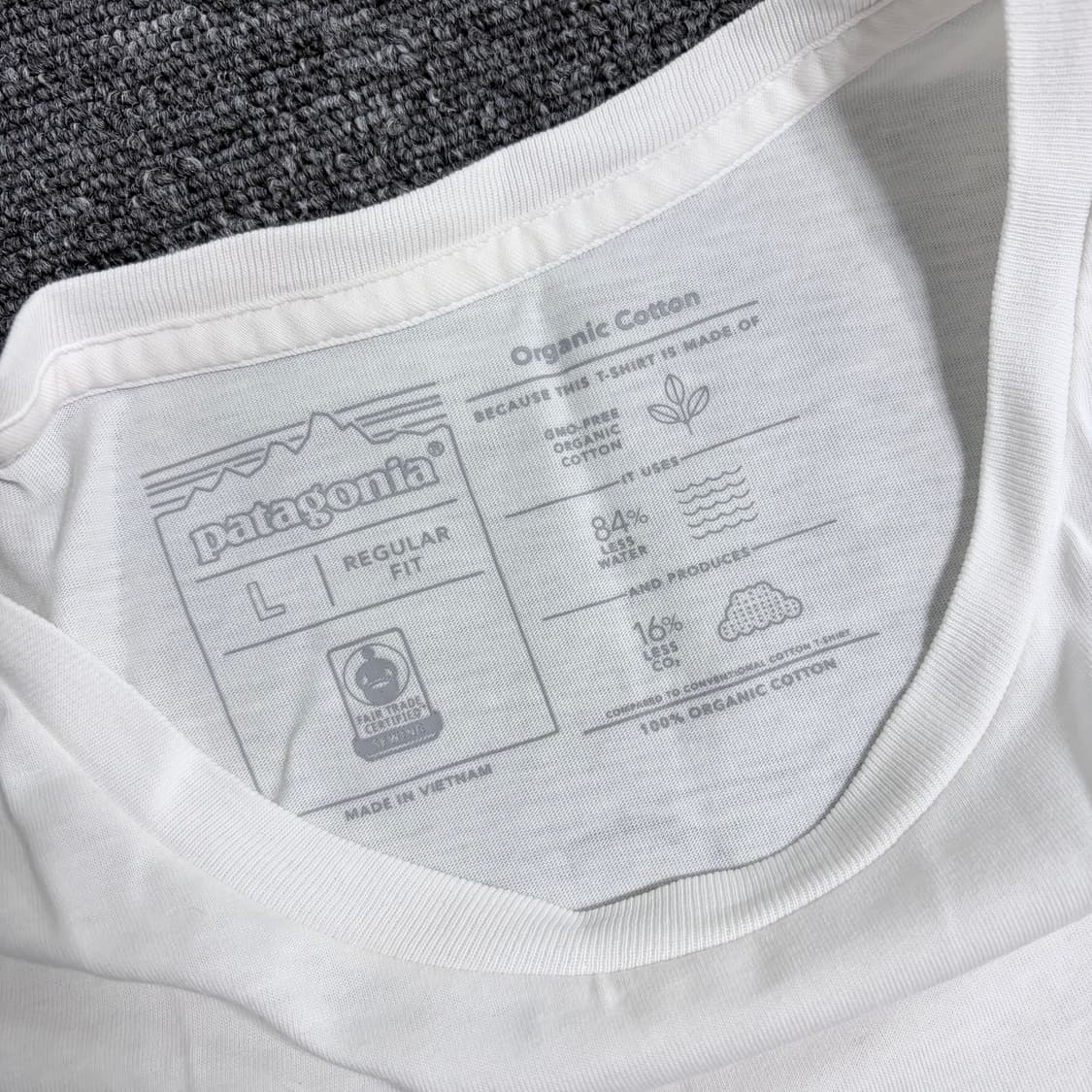 파타고니아 오가닉코튼 빅로고 반팔티 상품이미지3