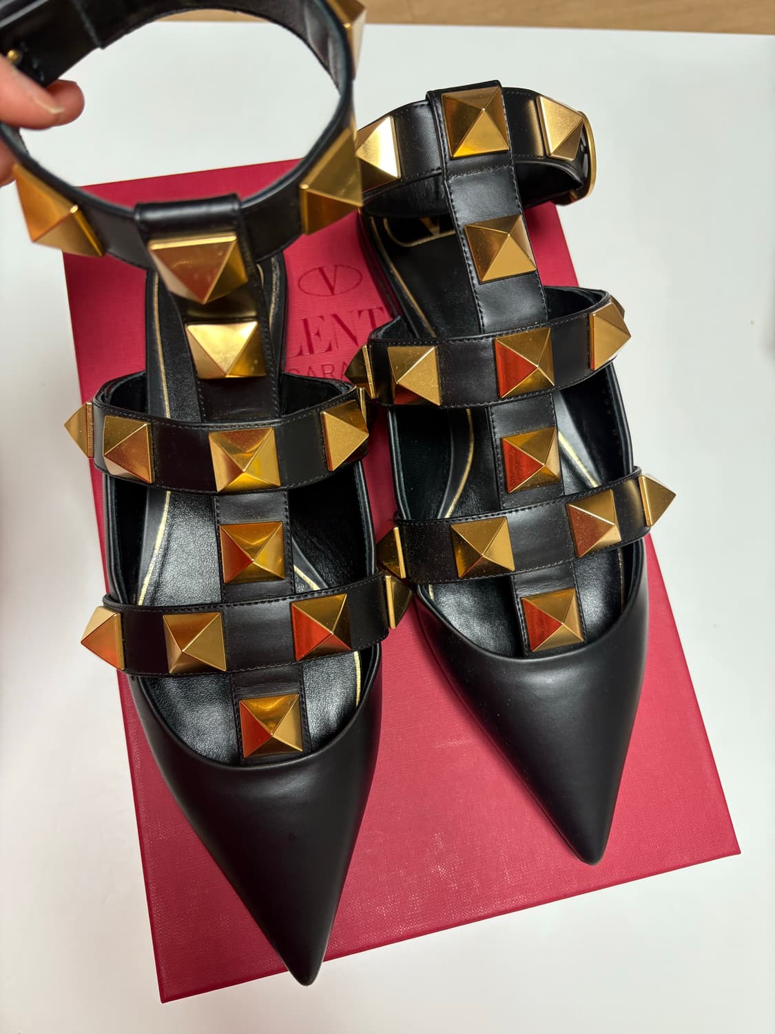 발렌티노 락스터드 샌들 38 1/2 상품이미지2