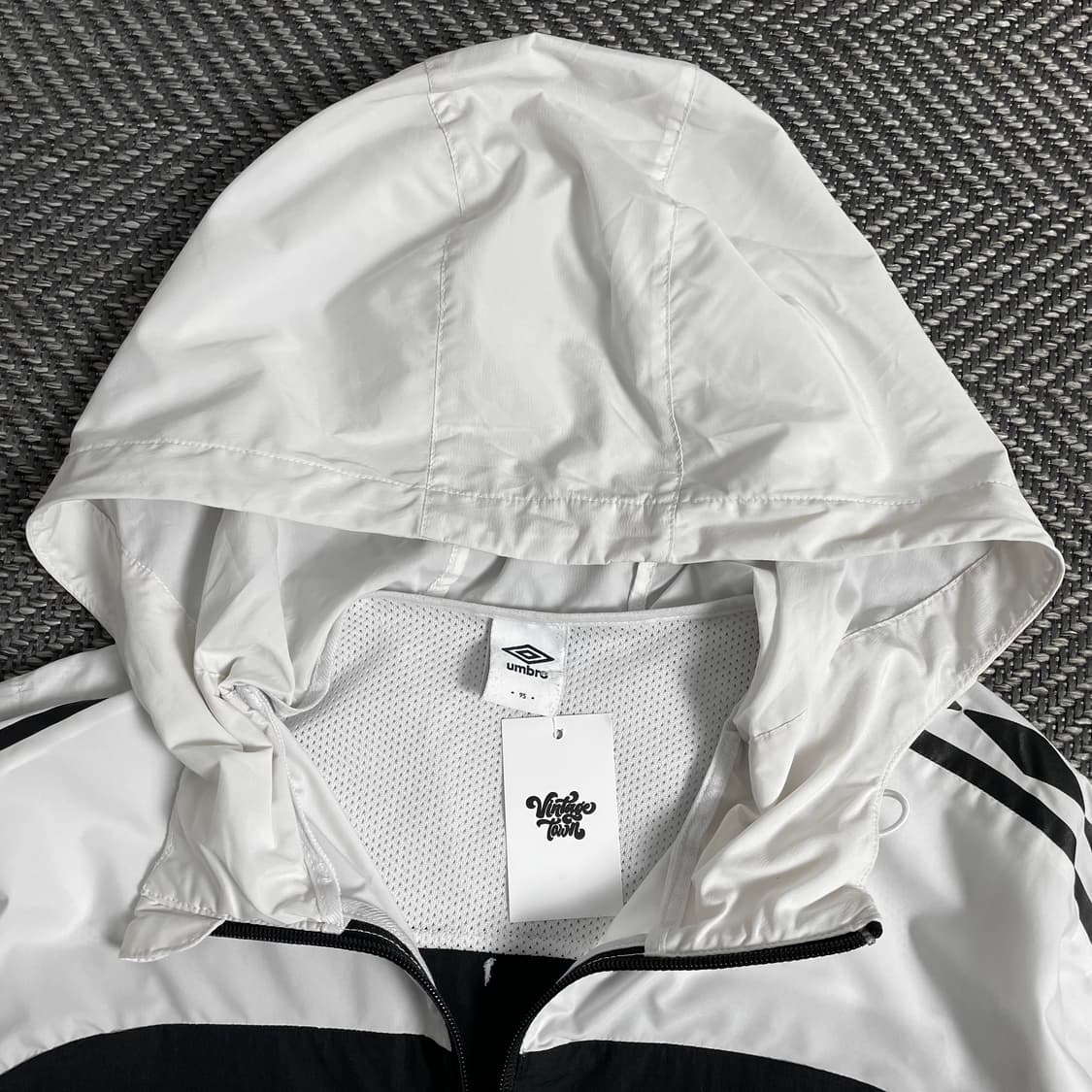 엄브로 멀티로고 빅로고 트랙 우븐 바람막이y 3650 상품이미지5