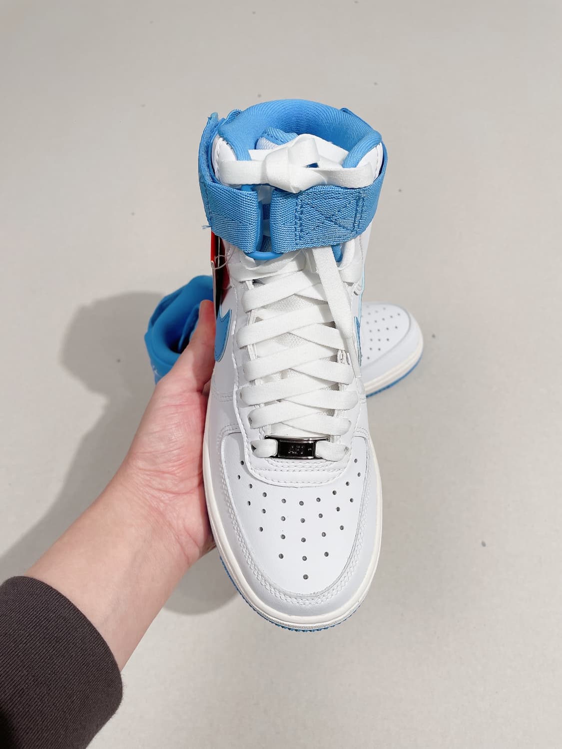 (정품/새상품) 나이키 여성 스카이블루 에어포스 하이 스니커즈 상품이미지5