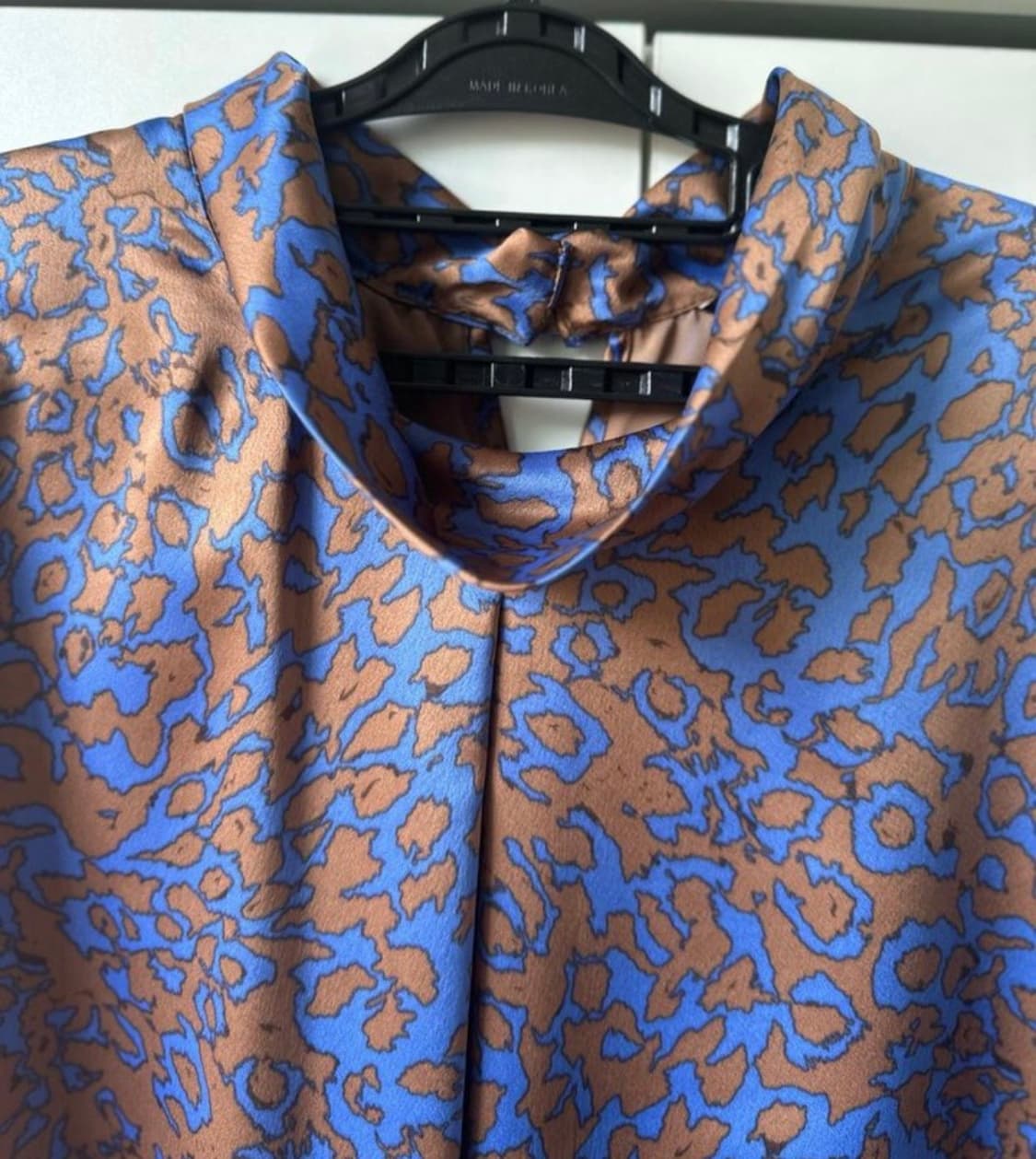 블루/브라운 패턴 실크 블라우스 상품이미지4