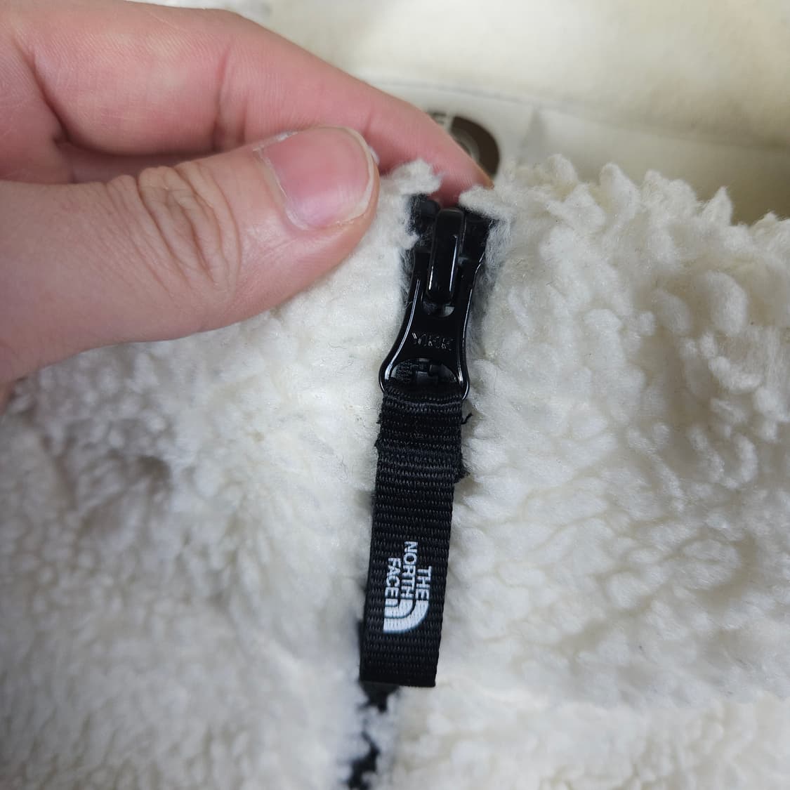 노스페이스 화이트 뽀글이 후리스 상품이미지3