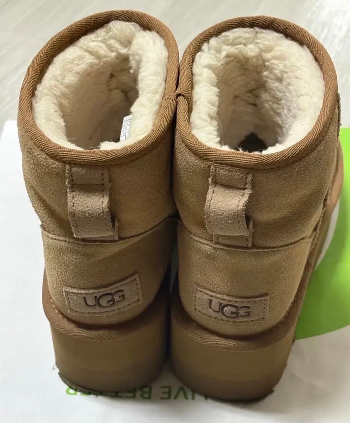 UGG 클래식 미니 플랫폼 부츠 230 상품이미지3