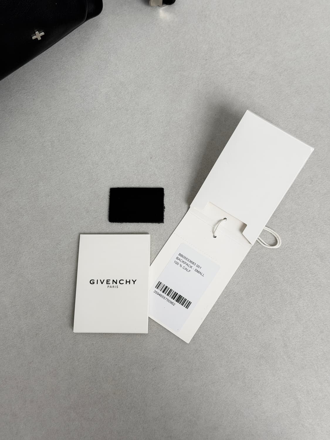 지방시 크로스 스터드 레더 백팩 상품이미지6