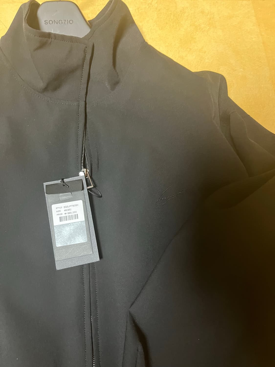 송지오옴므 다트하이넥 볼륨다운 점퍼 46사이즈 새상품 판매합니다. 상품이미지4