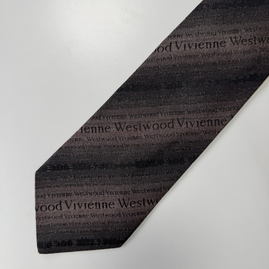 비비안웨스트우드 정품 명품 영문 모노그램 넥타이(Vivienne) 상품이미지5