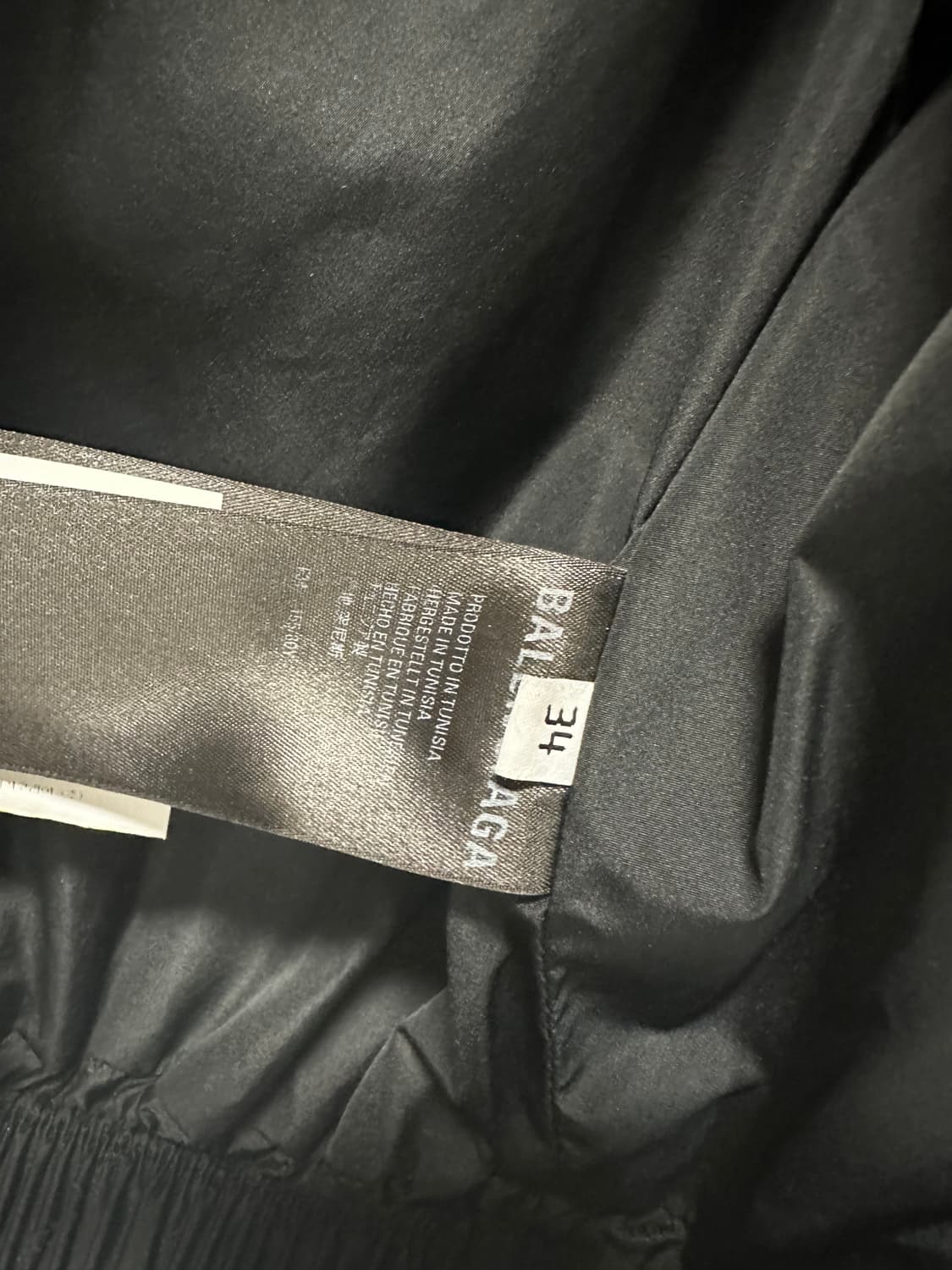 발렌시아가 올오버 BB 로고 패딩 재킷( 여성 크롭 오버핏 ) 상품이미지7