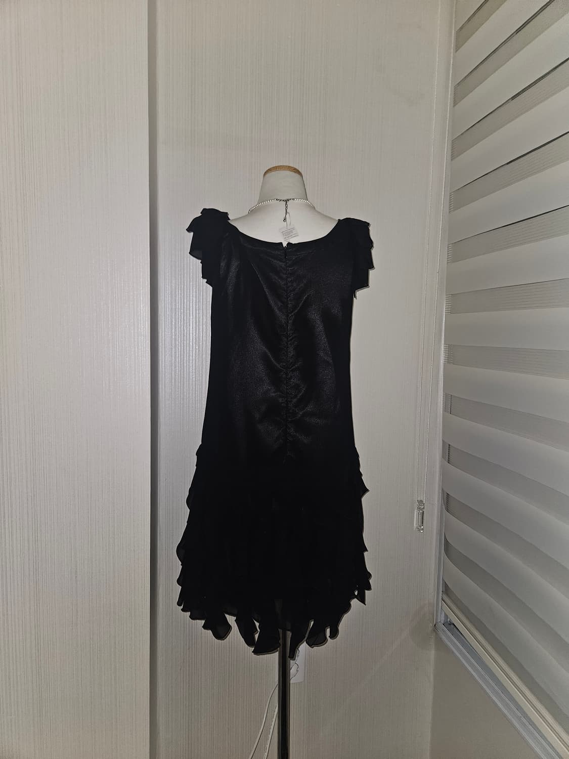 jines 공겜여주 블랙 러플 드레스 상품이미지3