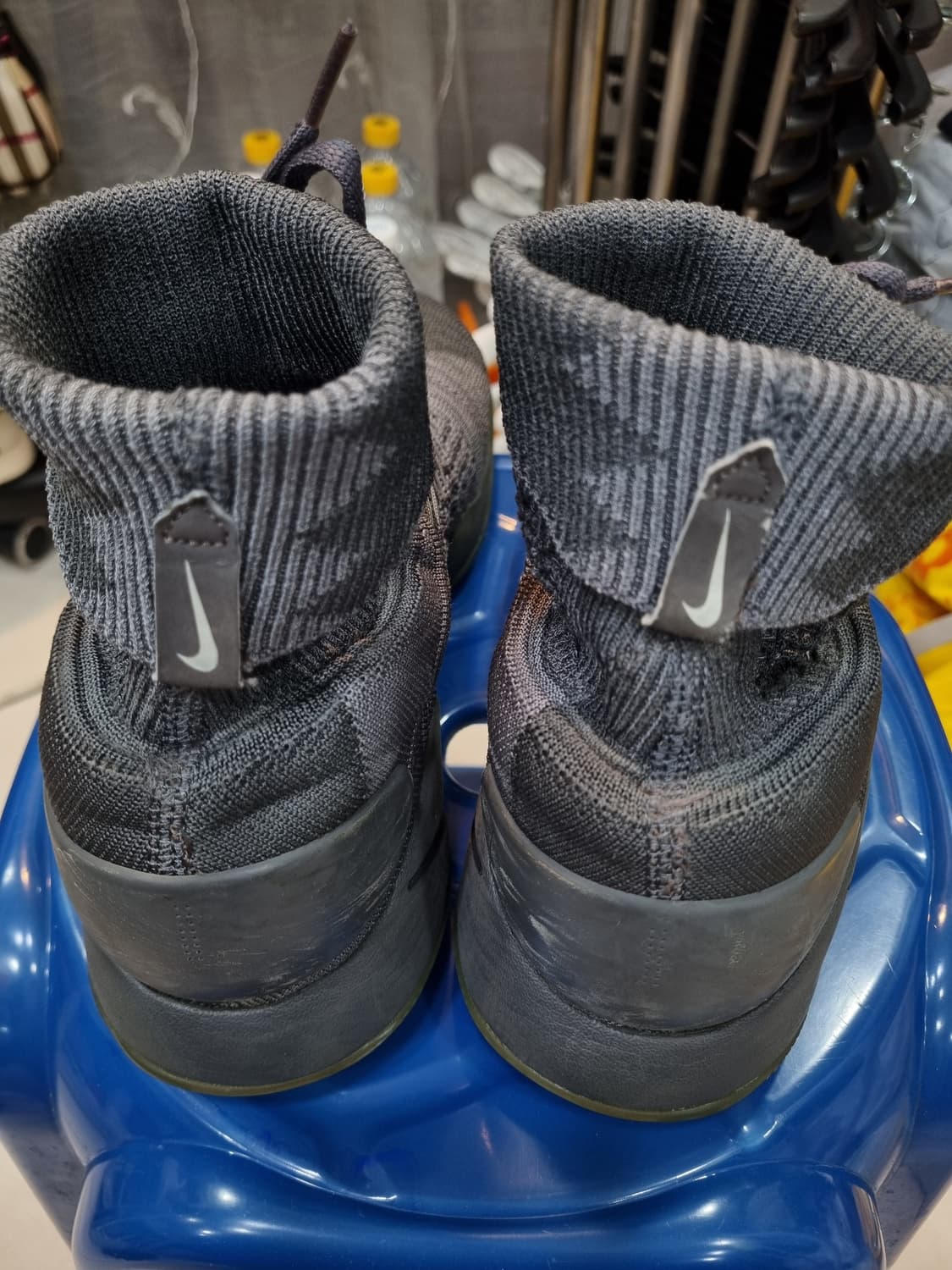 나이키 회색 운동화 상품이미지4