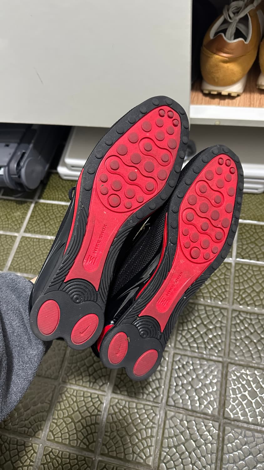 샥스 Z W - 블랙:유니버시티 레드:블랙 / HQ7540-002 상품이미지7