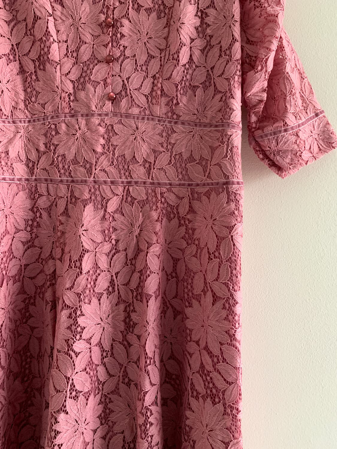 Lace Embroidery V Neck Button Dress 상품이미지5