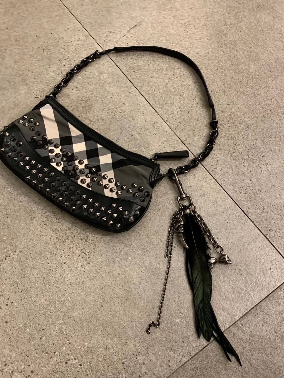 Vintage  black feather  keyring 상품이미지1