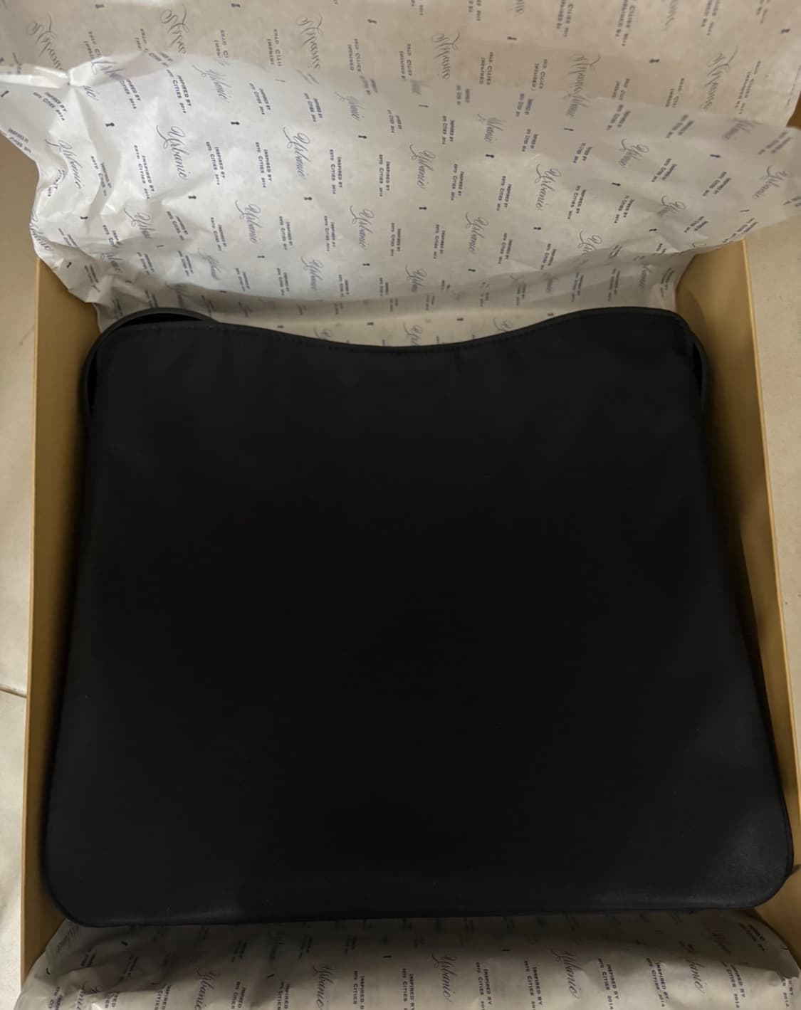 얼바닉30 나일론 호보백 상품이미지1