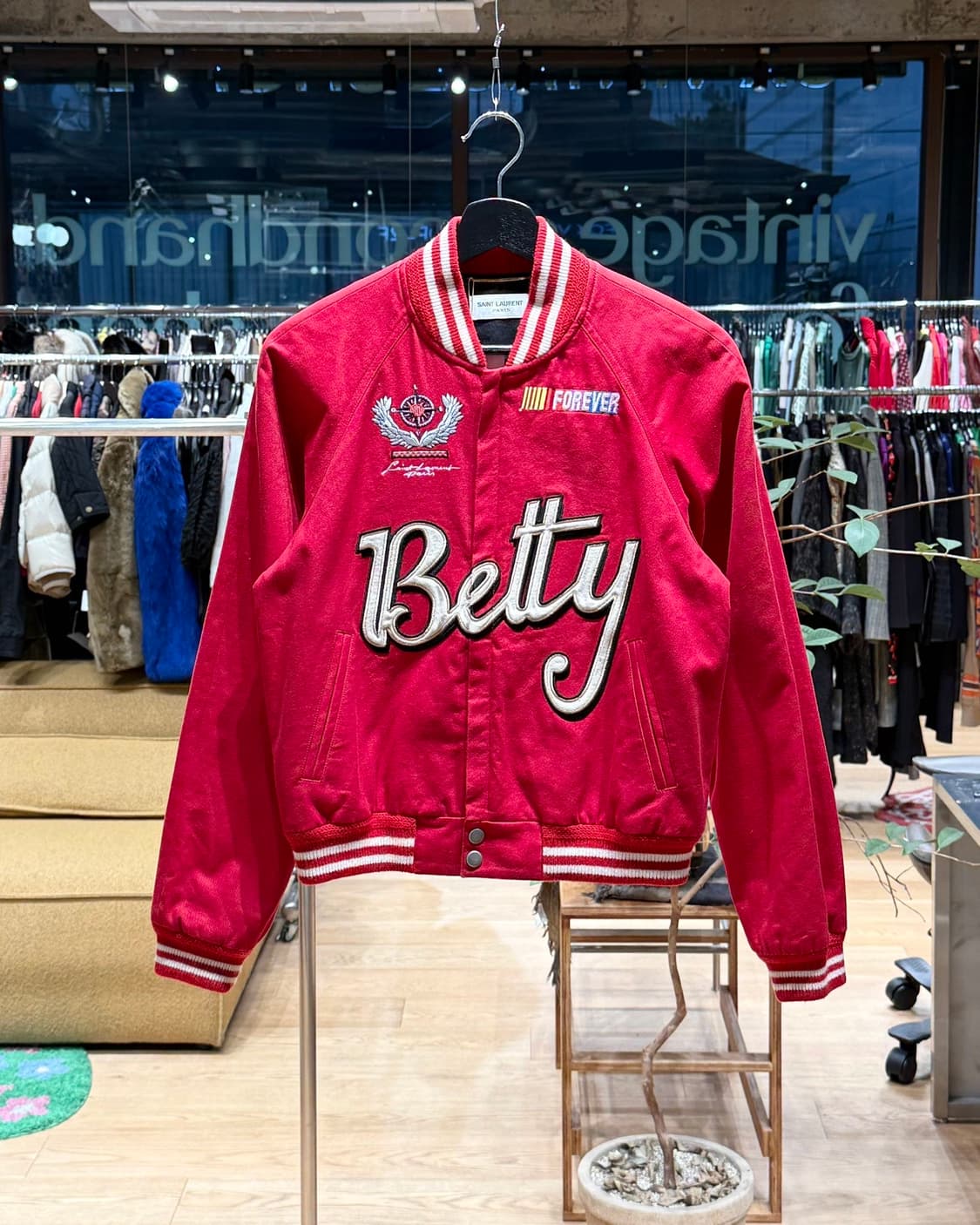 생로랑 레드 포에버 베티 바시티 자켓 상품이미지1