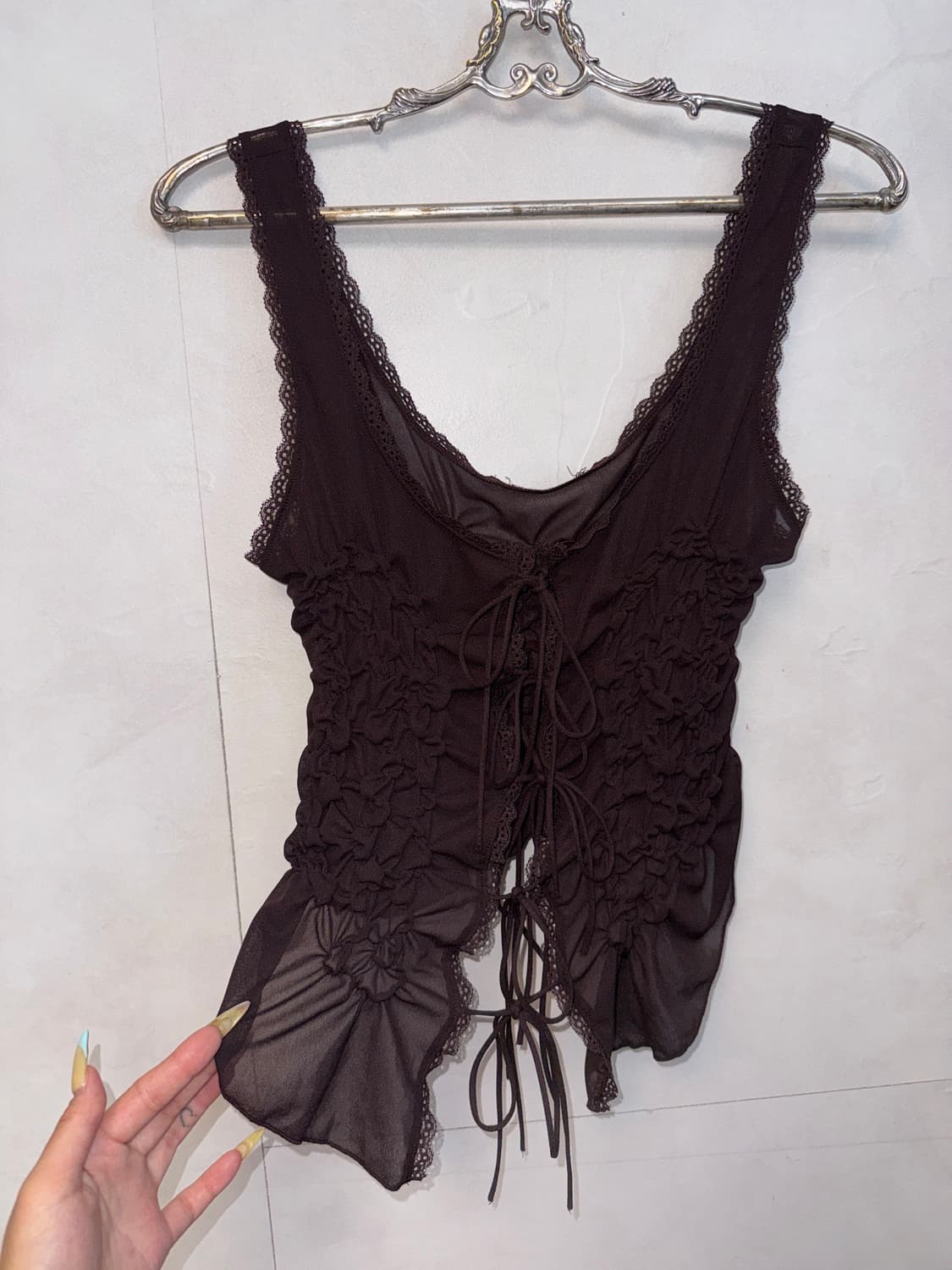 Brown wrinkled shirring lace strap 슬리브리스 상품이미지3